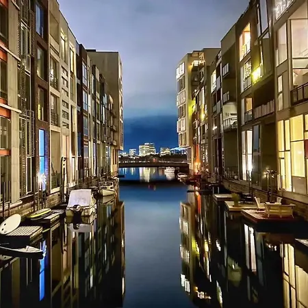 Apartment Canal View In Kopenhagen
